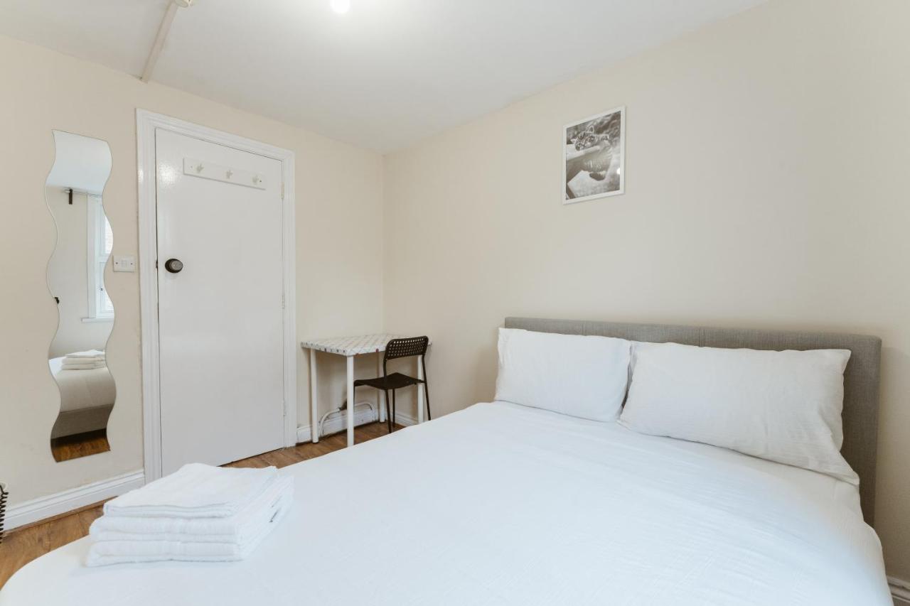 Mile End Rooms 57A London Exterior photo